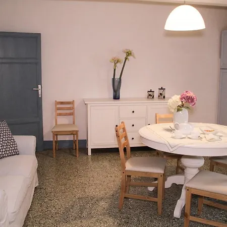 Apartment Abitare Il Borgo Piazza Del Popolo Castagneto Carducci